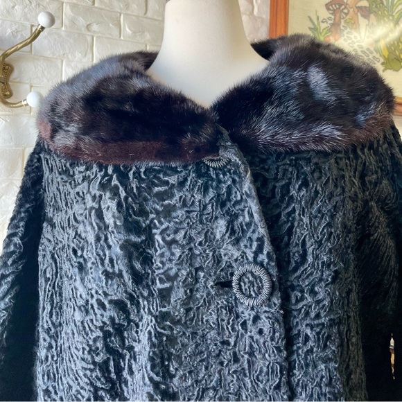 Vintage 1960s Persian Lamb Cropped Coat with Mink Collar - Picture 9 of 15